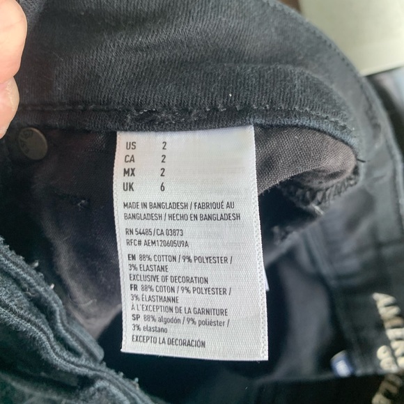 American Eagle Black Denim Shorts - Picture 4 of 4